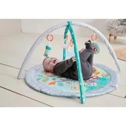 Aktivitetsstativ med 4 stykker legetøj - Skovtema