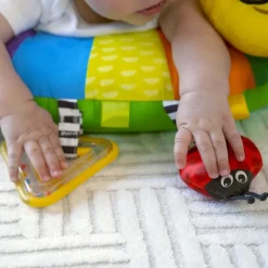 Cal-a-Pillow Tummy time aktivitetslegetøj