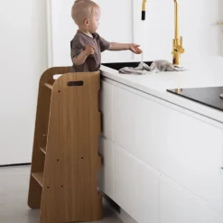 Curve Lab Læringstårn - Birketræsfinér med en overflade afslutning i egetræ