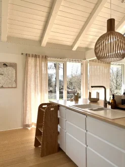 Curve Lab Læringstårn - Birketræsfinér med en overflade afslutning i egetræ