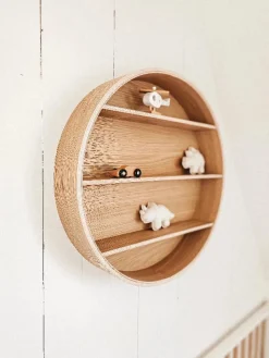 Curve Lab Udstillingsreol - Birketræsfinér med en overflade afslutning i egetræ