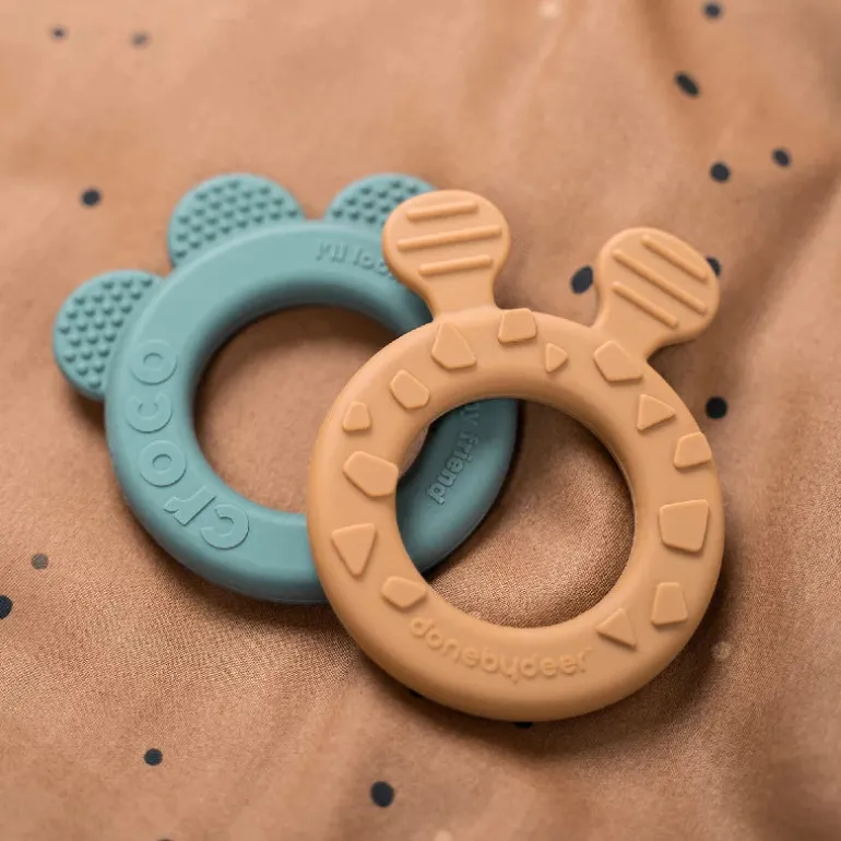 Done by Deer Sutteklud m/bidering Raffi Mustard