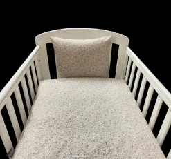 NM Baby sengelinned - lilla blomster ORGANIC